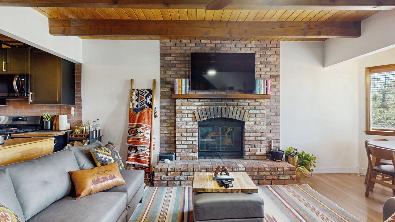 Photo of Livingroom in Arrowbear Lake
