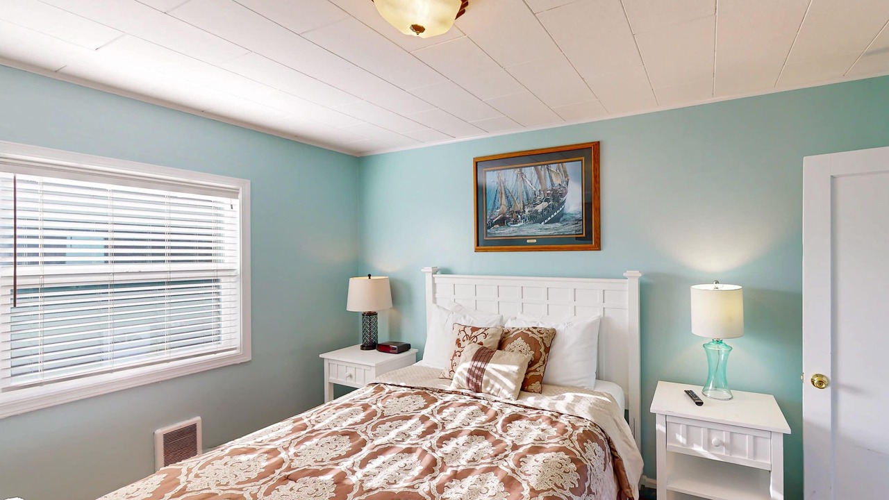 Photo of Bedroom in Rockaway Beach