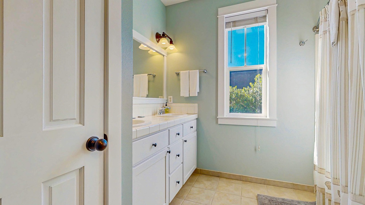 Photo of Bathroom in Nelscott