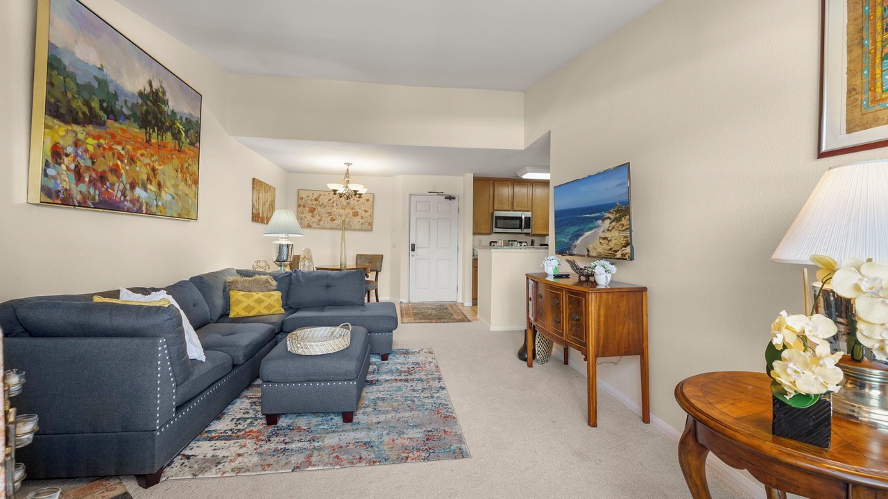 Photo of Livingroom in University City