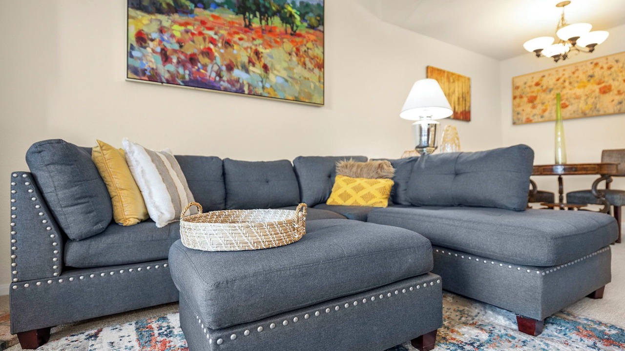 Photo of Livingroom in University City