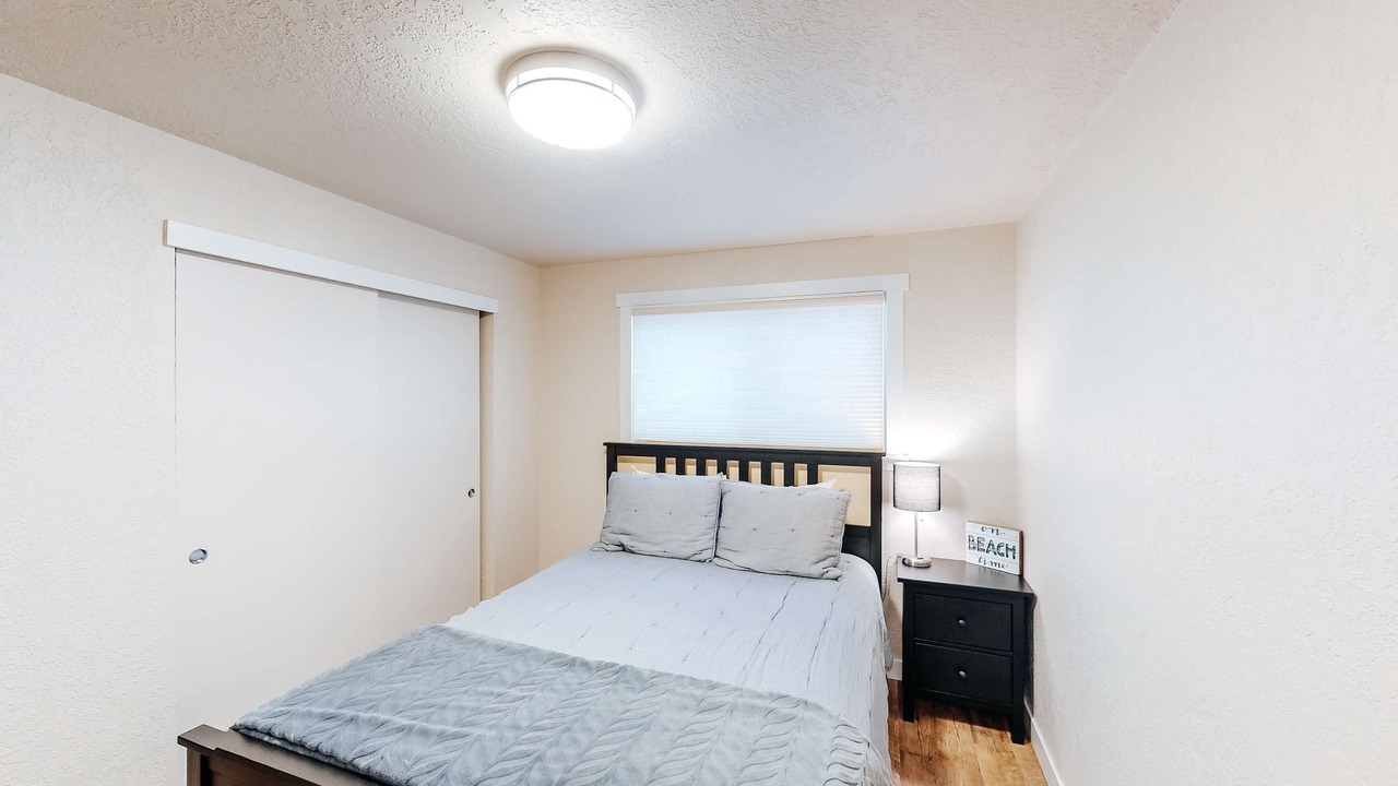Photo of Bedroom in Lincoln Beach