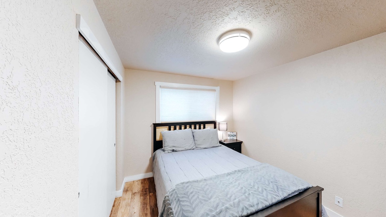 Photo of Bedroom in Lincoln Beach