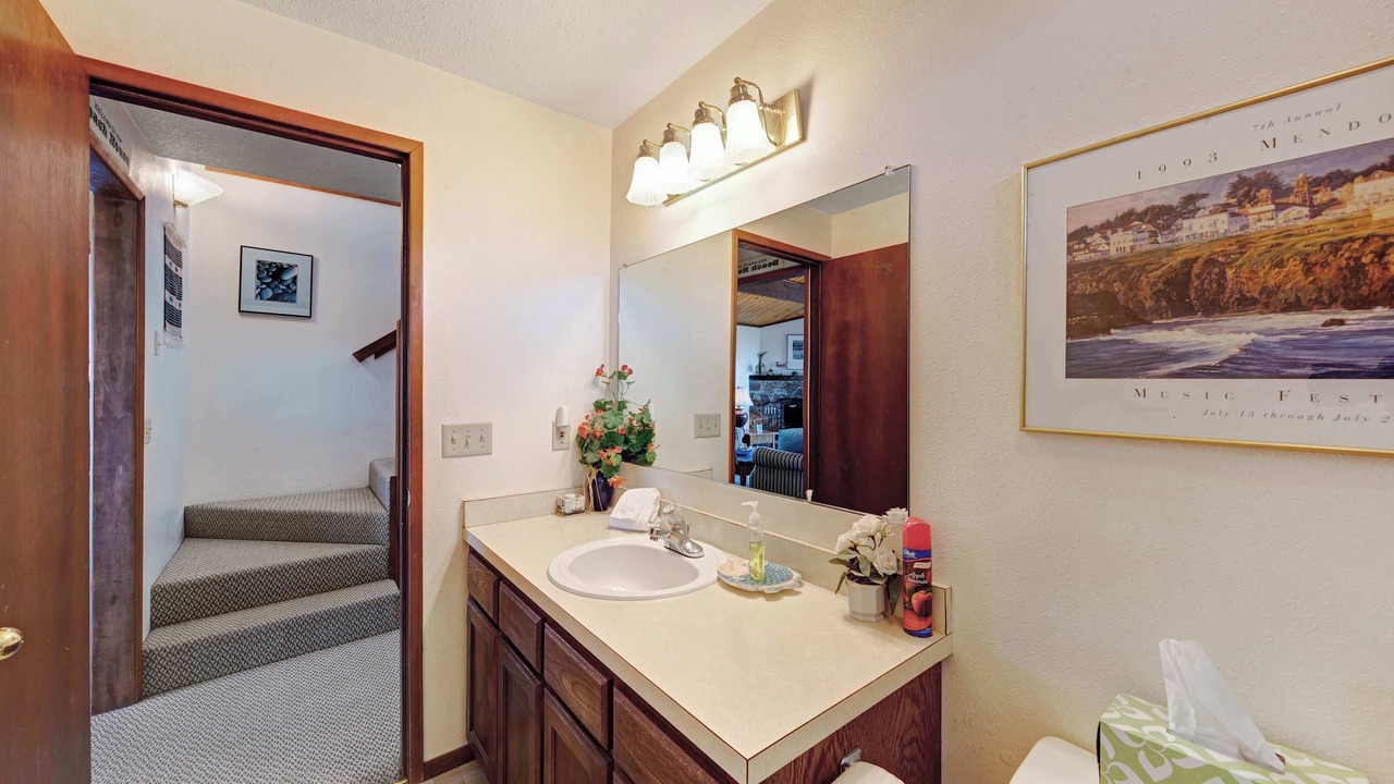 Photo of Bathroom in Gleneden Beach