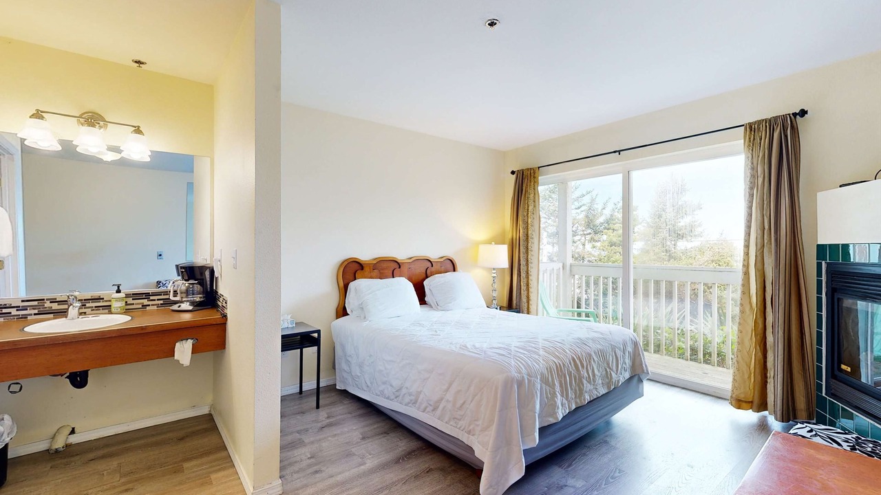 Photo of Bedroom in Lincoln City