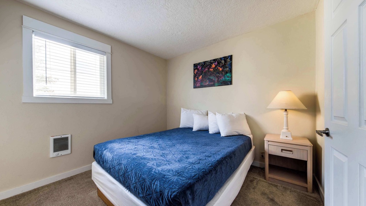 Photo of Bedroom in Lincoln City