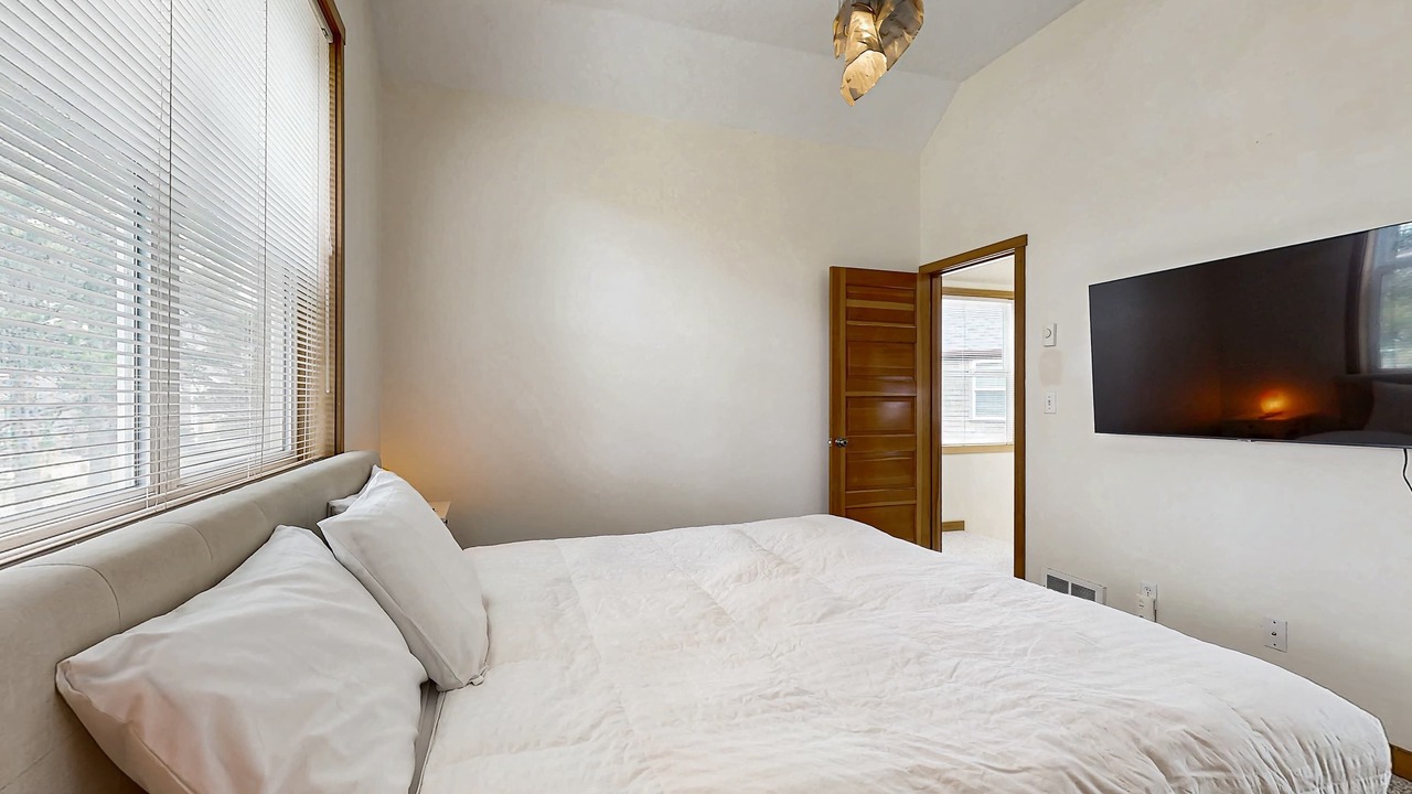 Photo of Bedroom in Shorepine Village