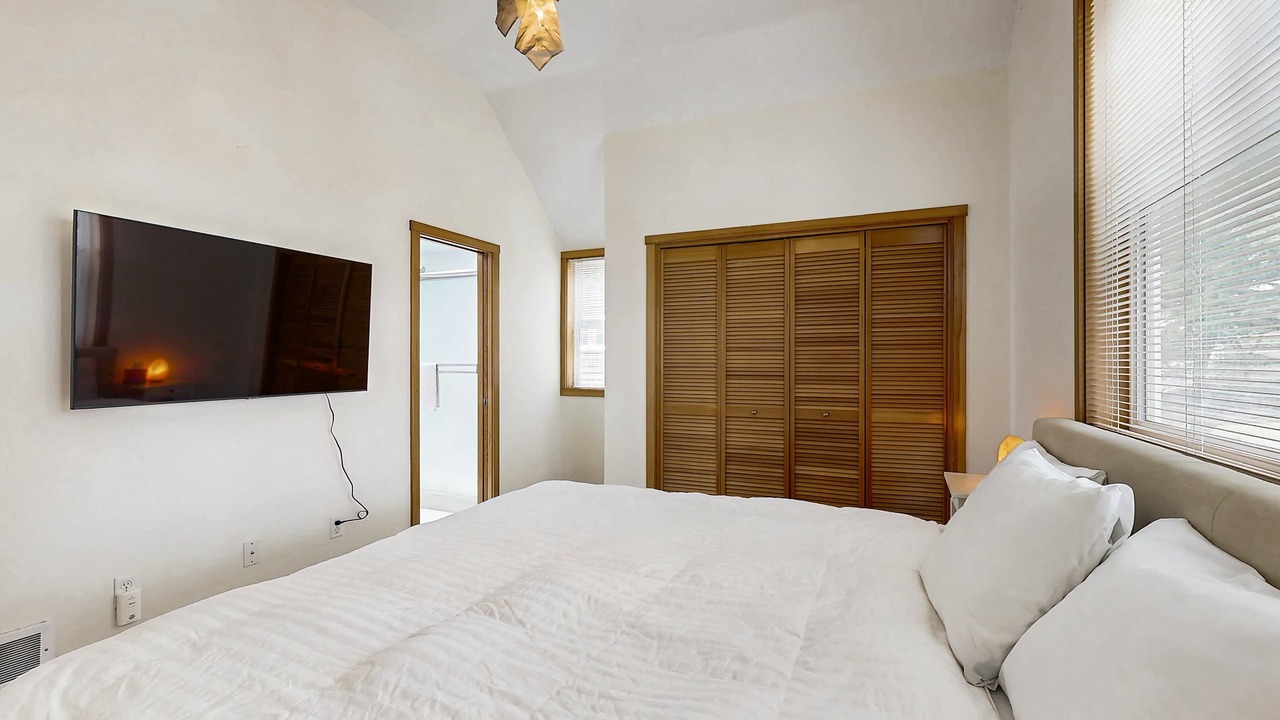 Photo of Bedroom in Shorepine Village
