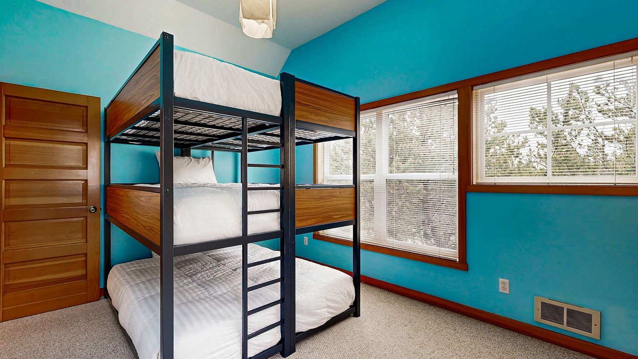 Photo of Bedroom in Shorepine Village