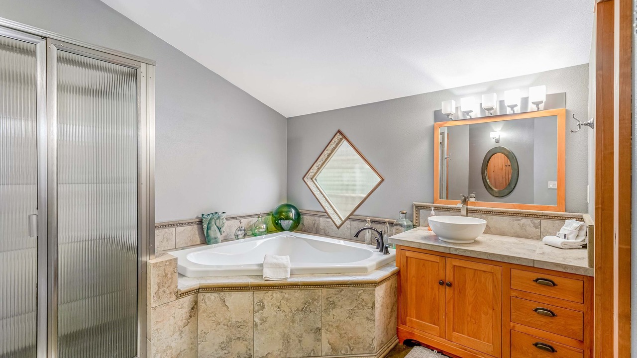 Photo of Bathroom in Kiwanda Shores