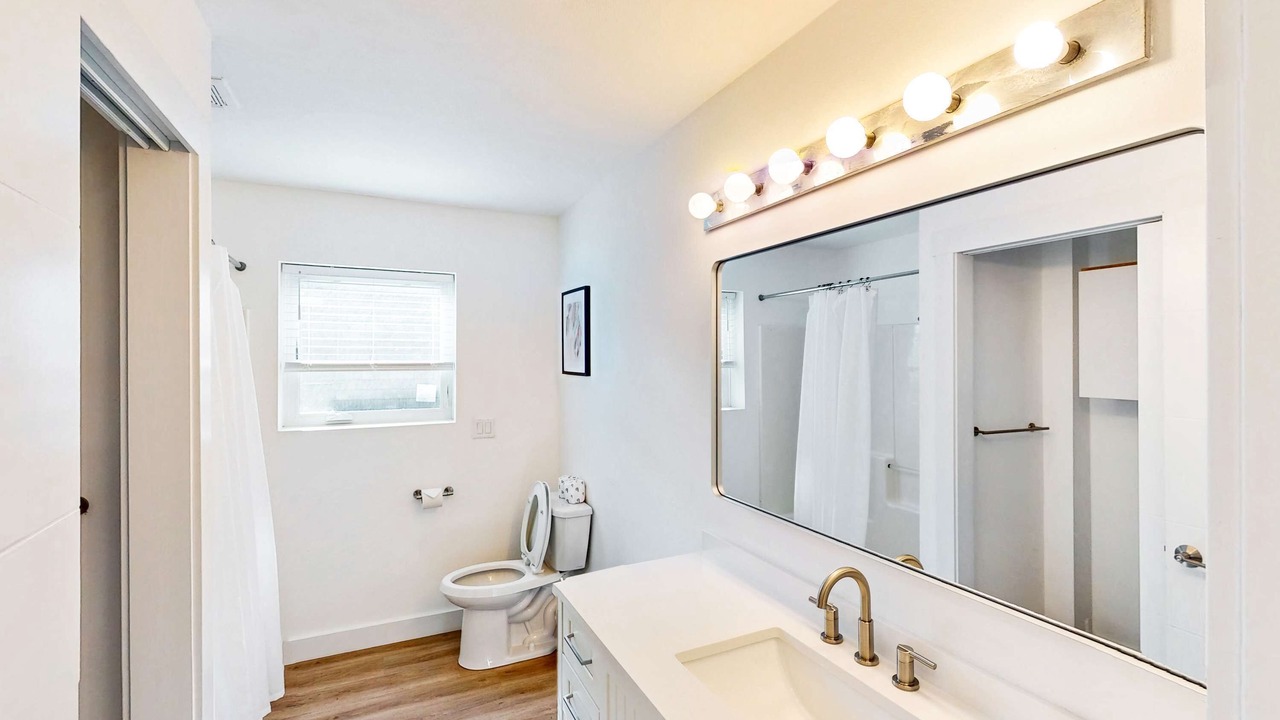 Photo of Bathroom in Kiwanda Shores