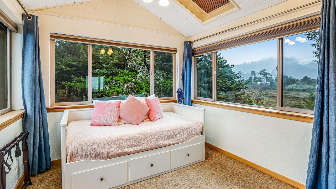 Photo of Bedroom in Cape Meares