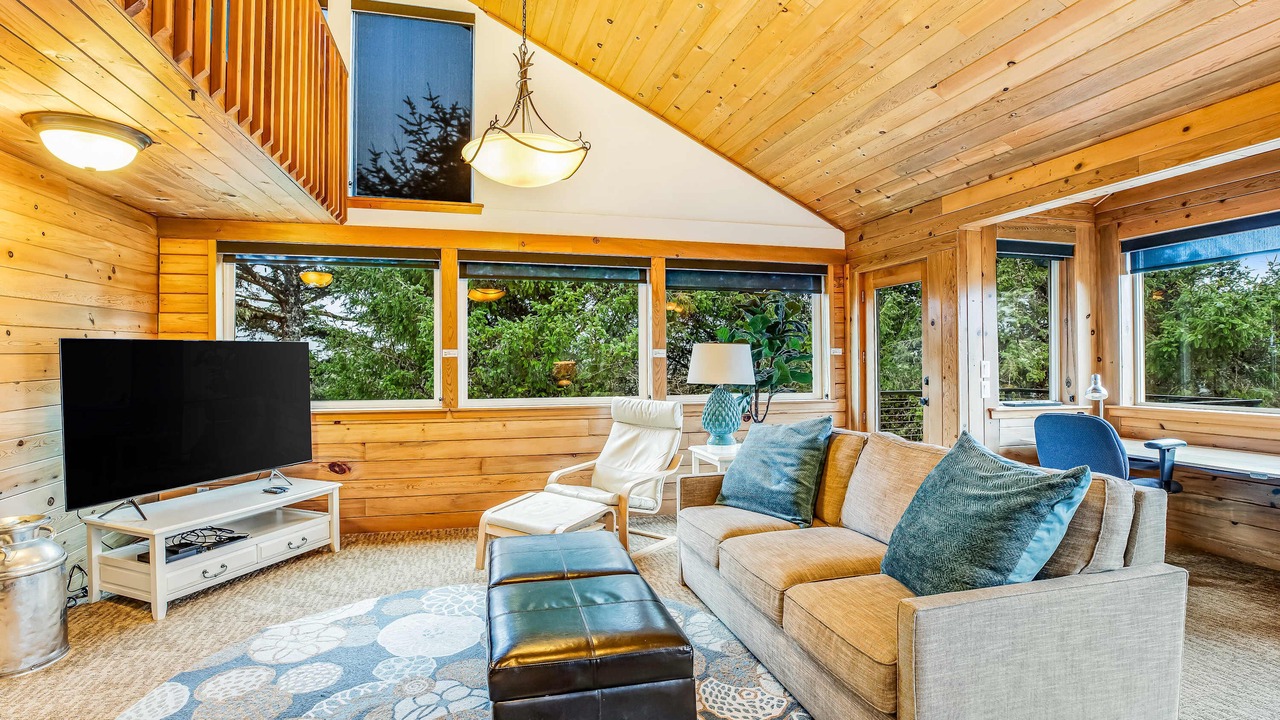 Photo of Livingroom in Cape Meares
