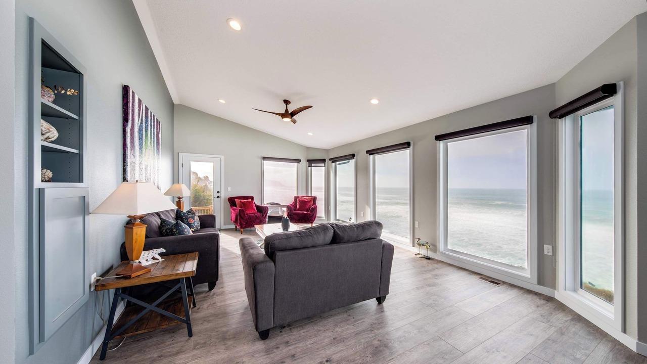 Photo of Livingroom in Cloverdale