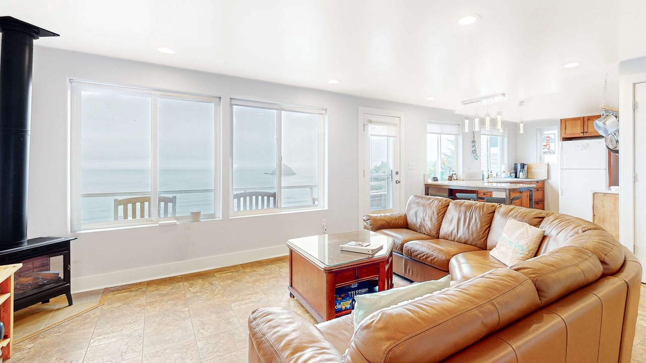 Photo of Livingroom in Oceanside
