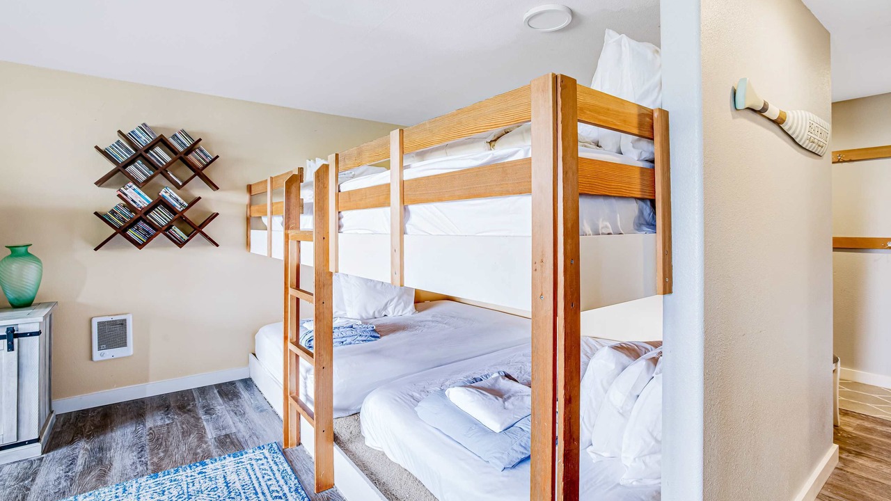 Photo of Bedroom in Netarts