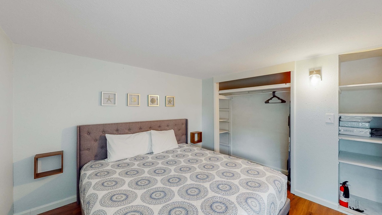 Photo of Bedroom in Netarts