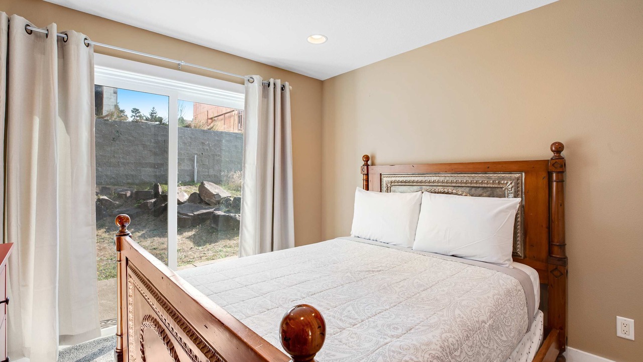 Photo of Bedroom in Oceanside