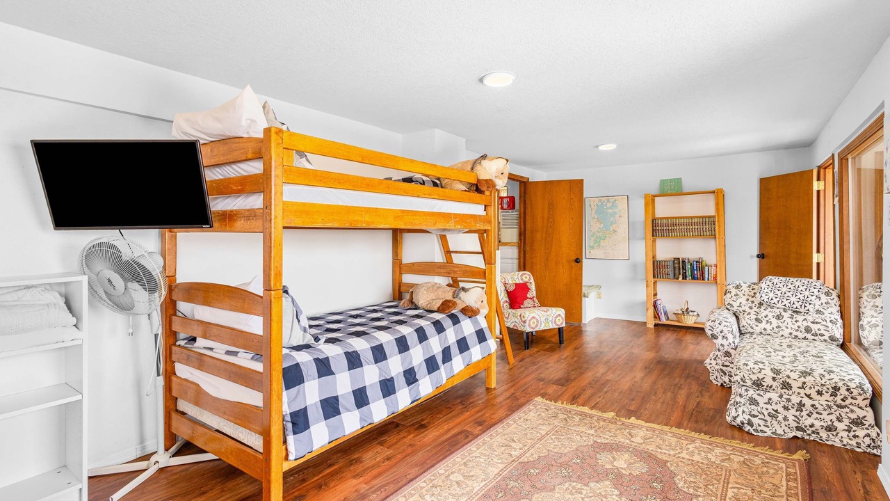 Photo of Bedroom in Oceanside