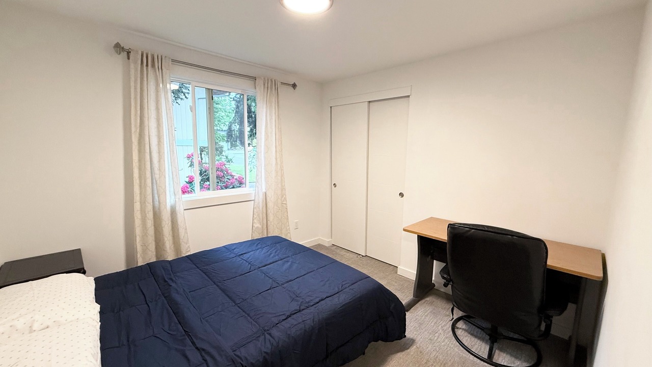 Photo of Bedroom in Inglewood-Finn Hill