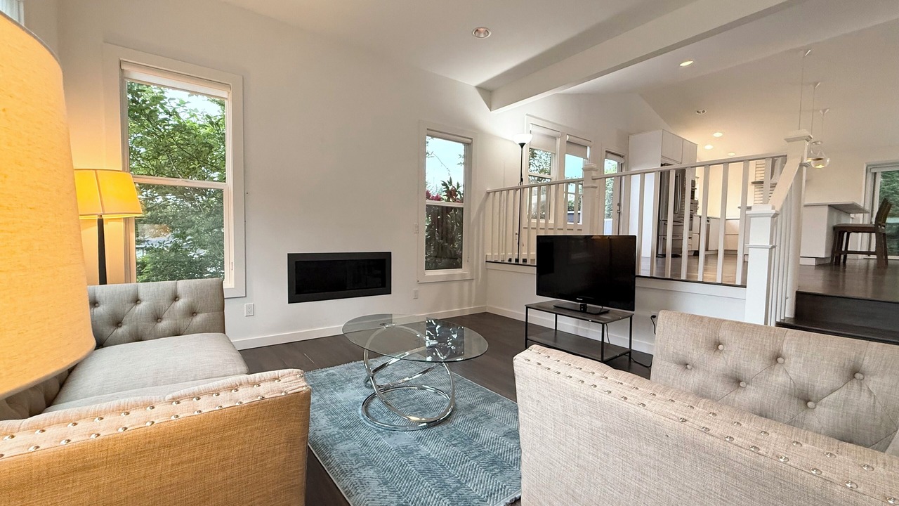 Photo of Livingroom in Inglewood-Finn Hill