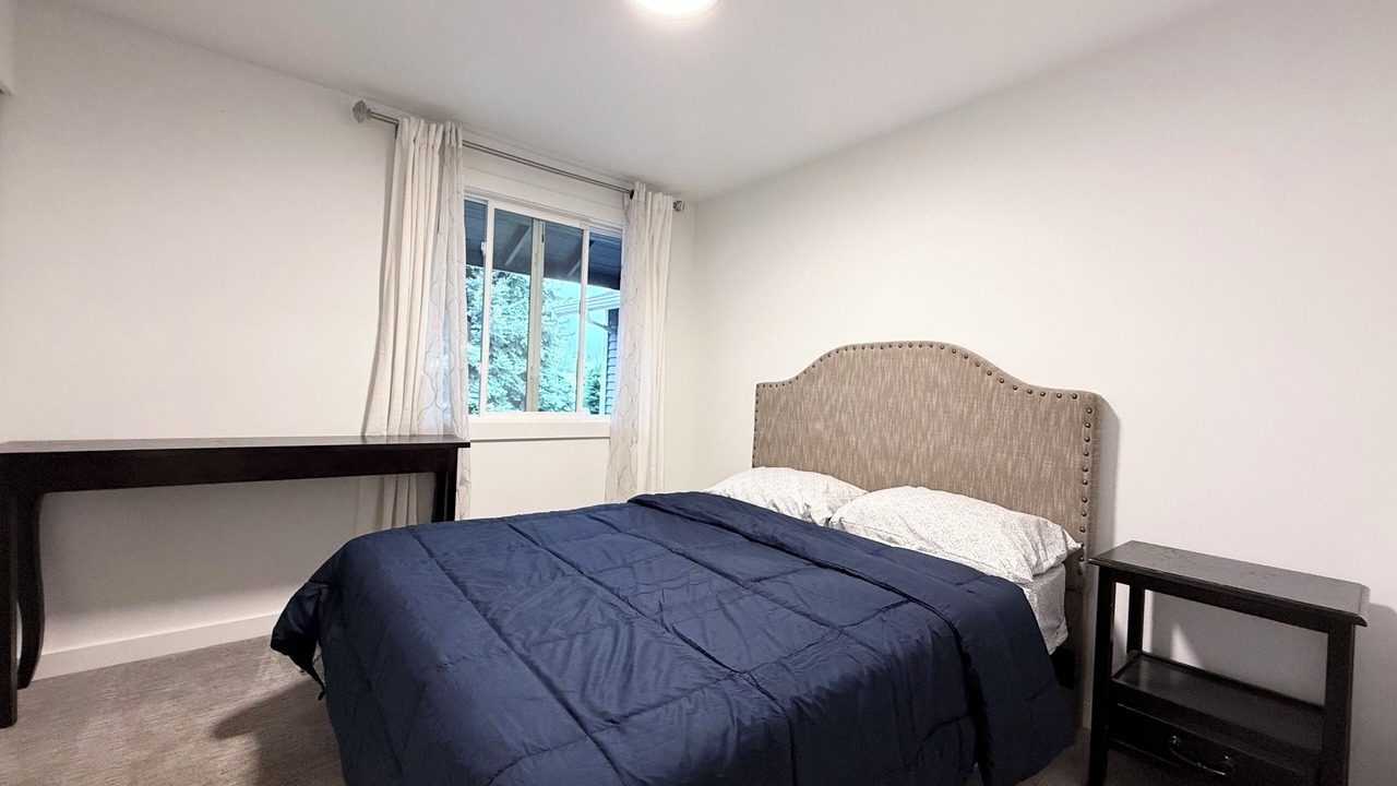 Photo of Bedroom in Inglewood-Finn Hill
