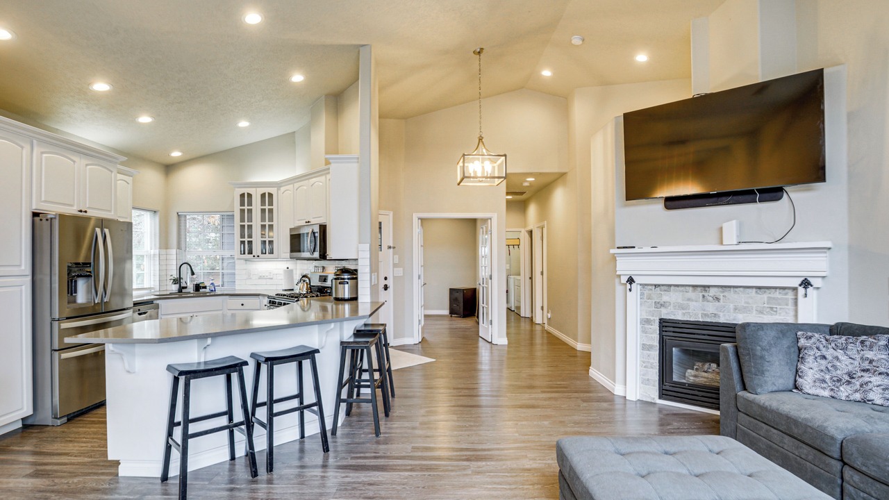 Photo of Livingroom in West Salem