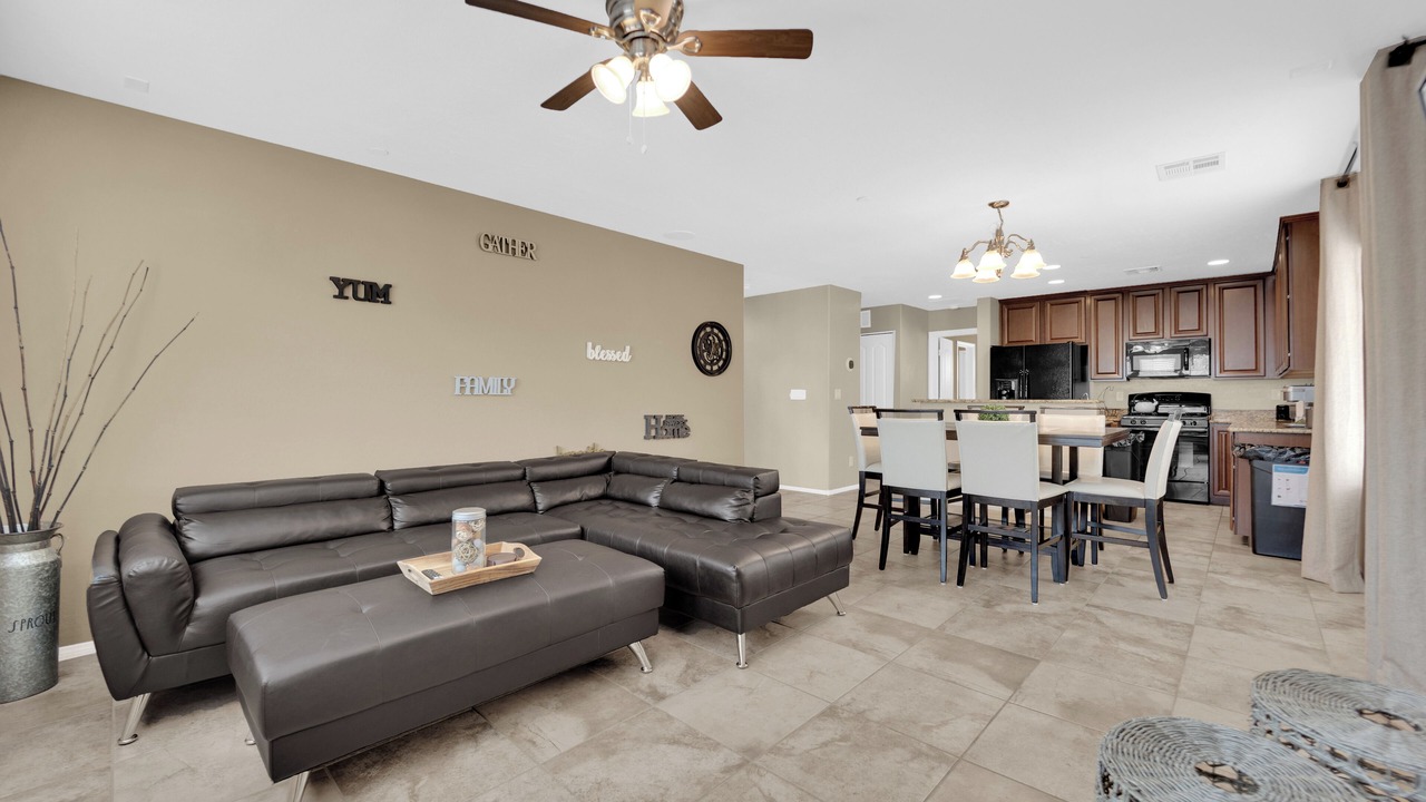 Photo of Livingroom in Centennial Hills