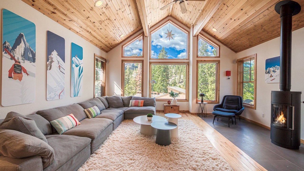 Photo of Livingroom in Alpine Meadows