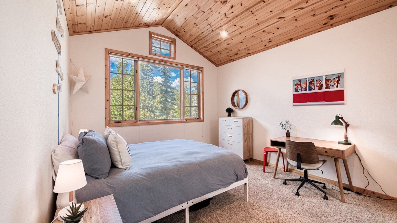 Photo of Bedroom in Alpine Meadows