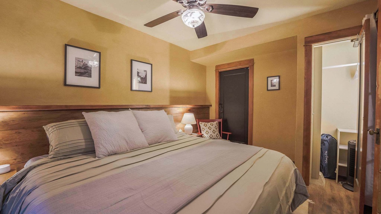Photo of Bedroom in Sellwood-Moreland