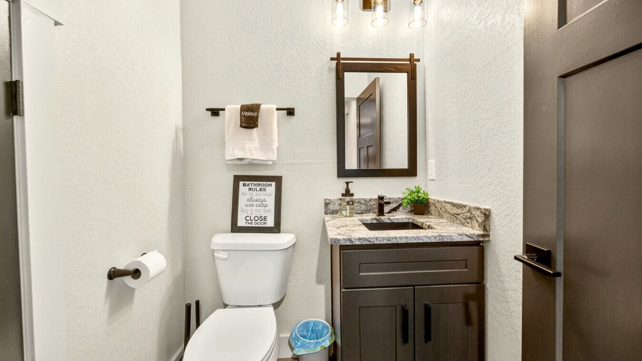 Photo of Bathroom in Klamath Falls