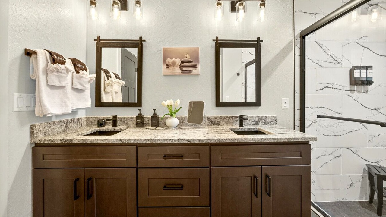 Photo of Bathroom in Klamath Falls