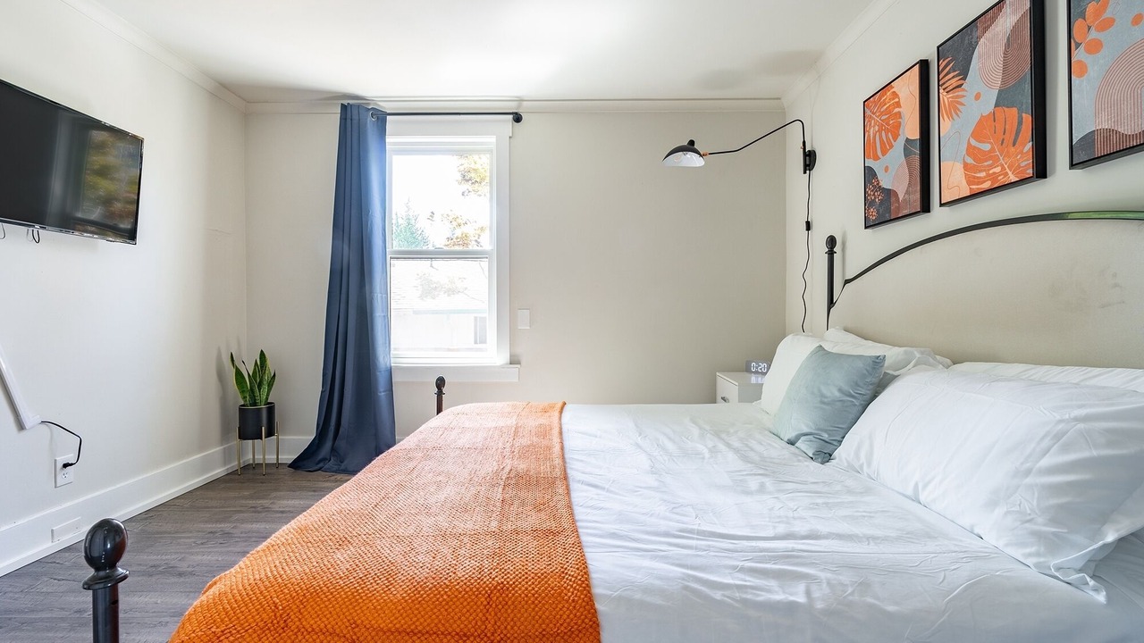 Photo of Bedroom in Arbor Heights