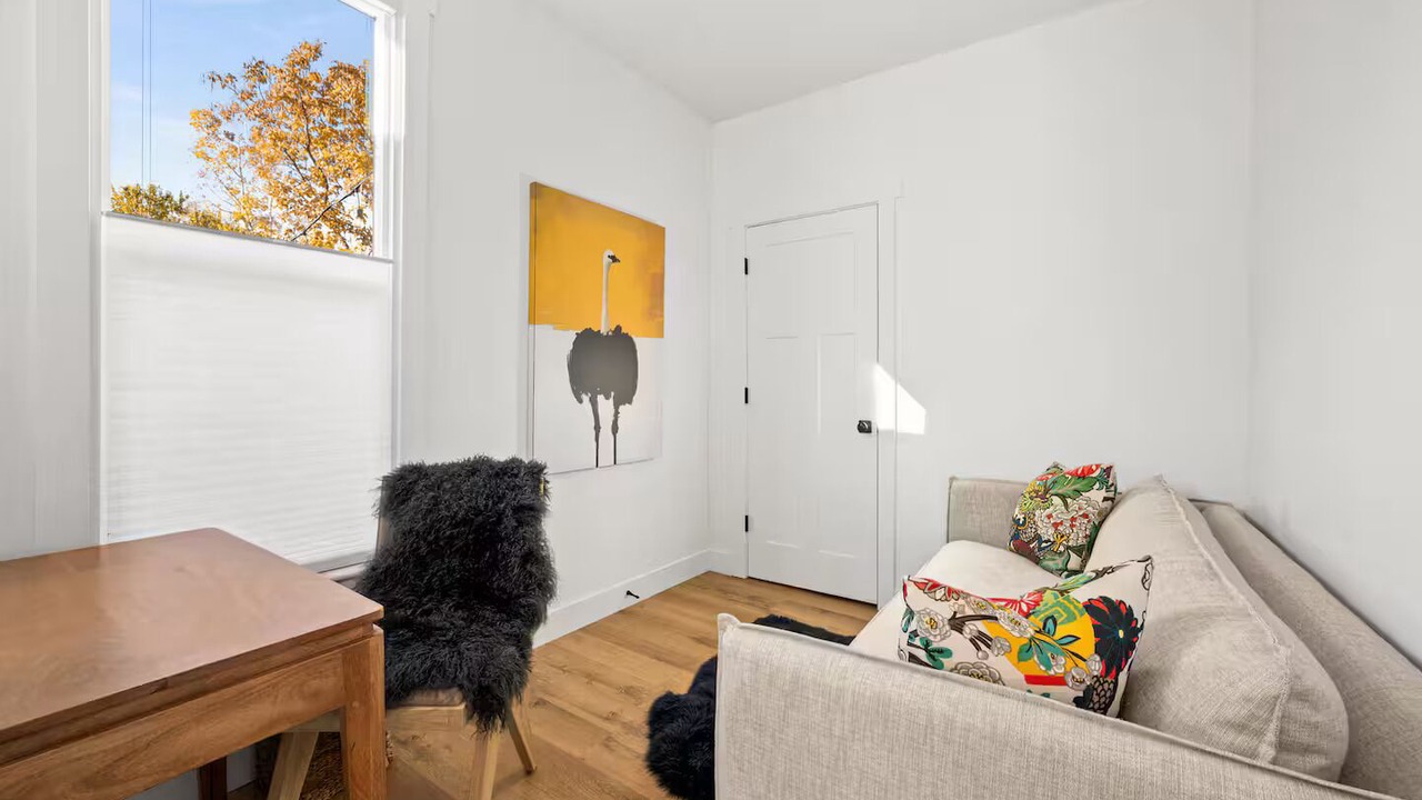Photo of Livingroom in East Central