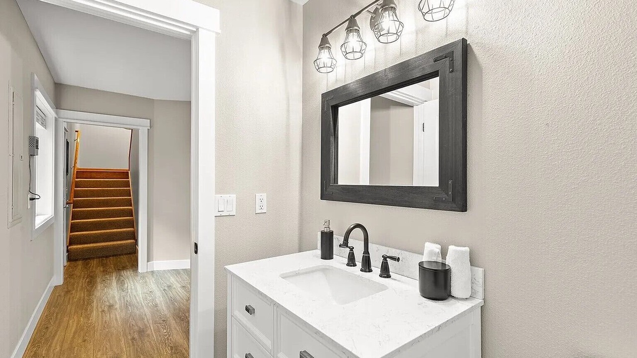 Photo of Bathroom in Mount St. Helens