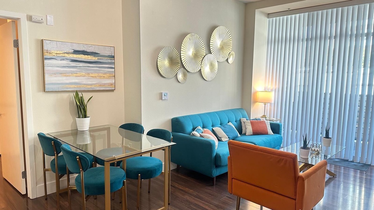 Photo of Livingroom in Downtown