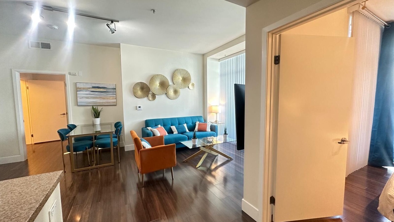 Photo of Livingroom in Downtown