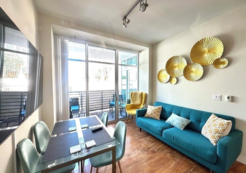 Photo of Livingroom in Downtown