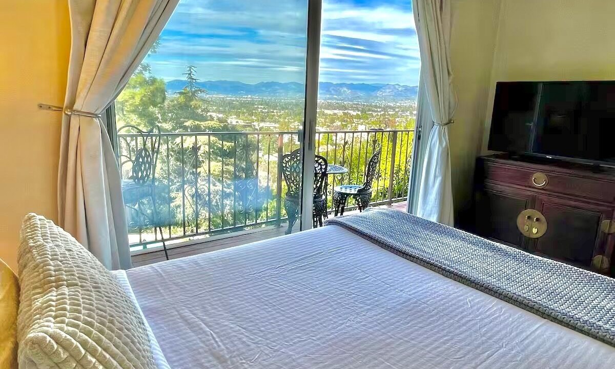 Photo of Bedroom in Sherman Oaks