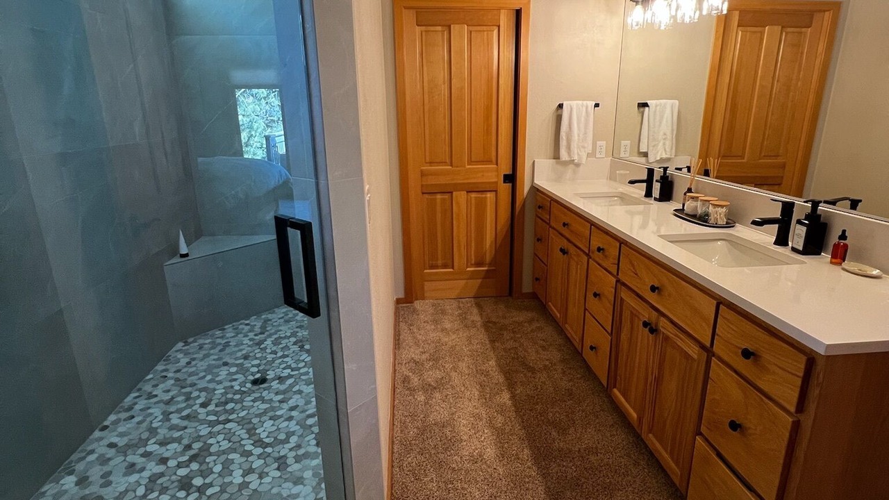 Photo of Bathroom in Sunriver