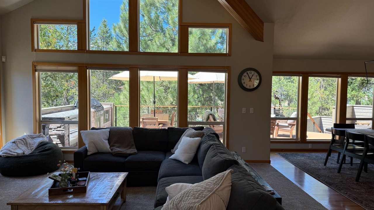 Photo of Livingroom in Sunriver