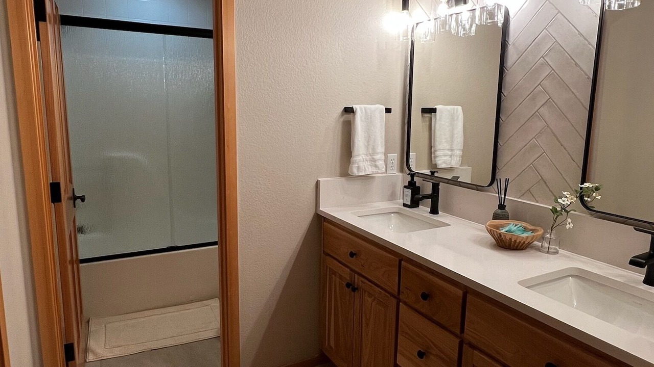Photo of Bathroom in Sunriver