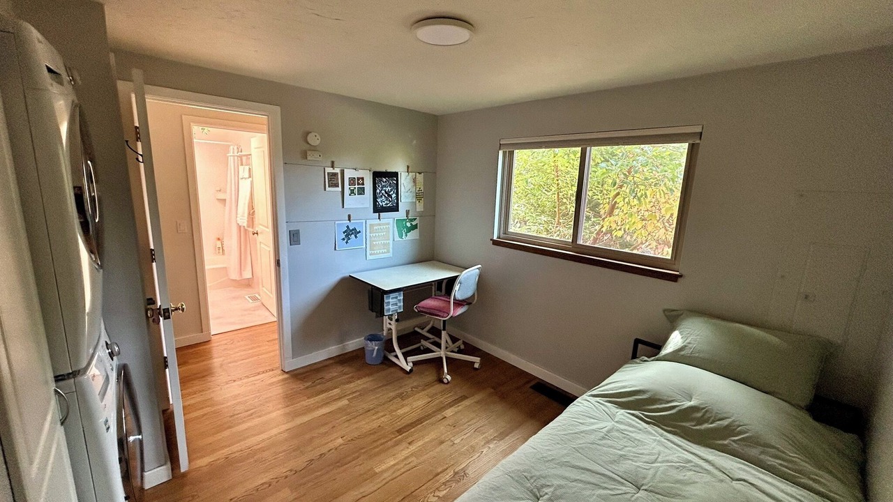Photo of Bedroom in SeaTac