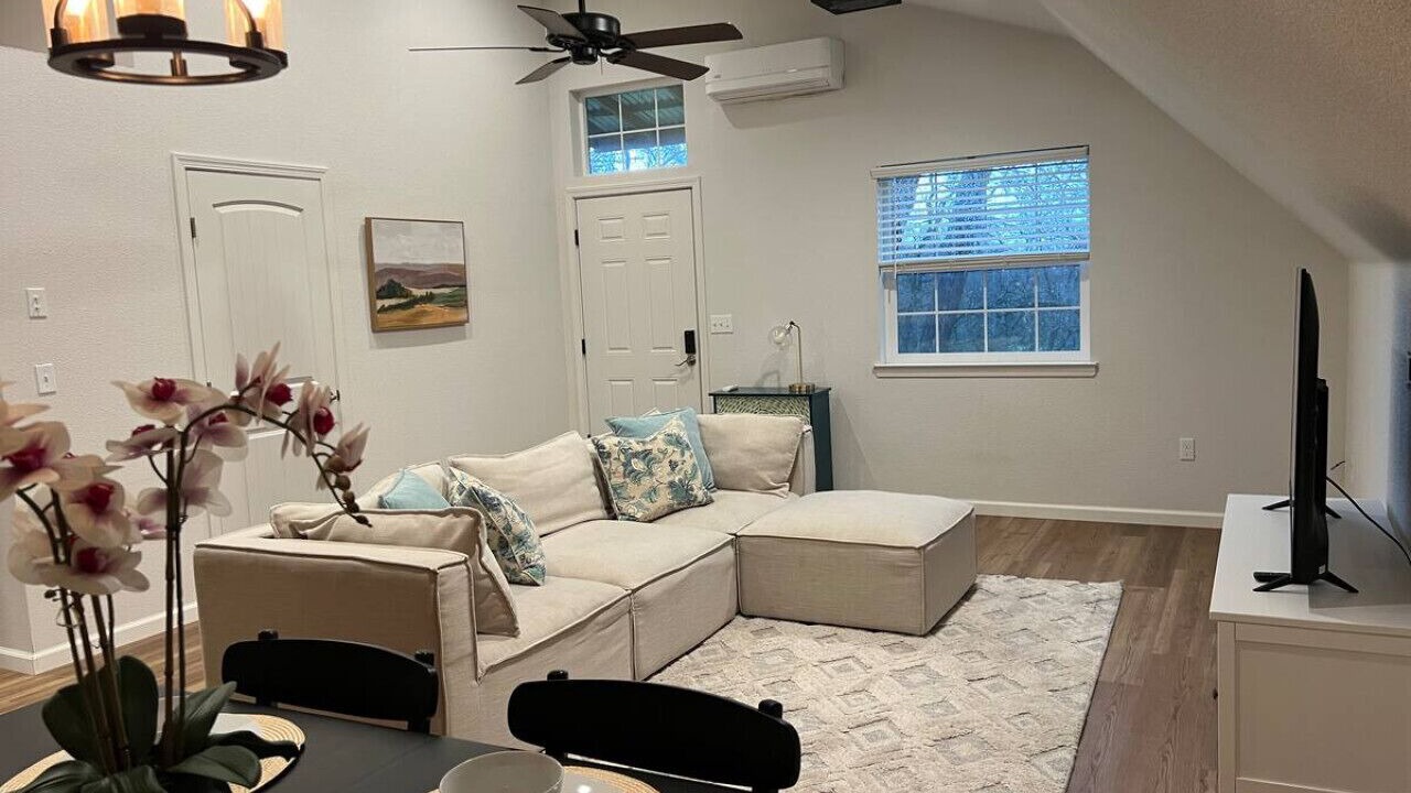 Photo of Livingroom in Redding