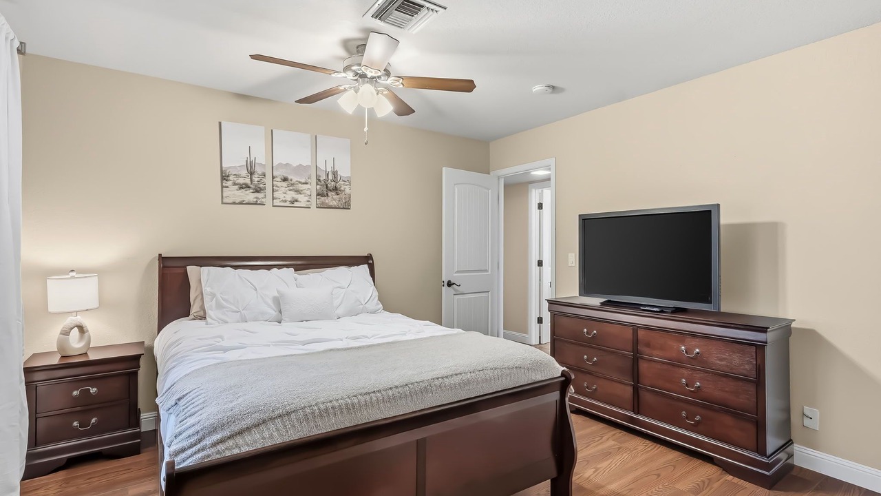 Photo of Bedroom in Holiday Shores
