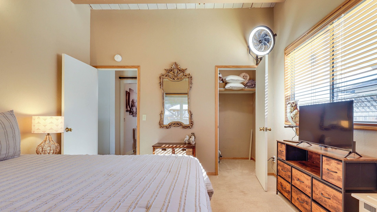 Photo of Bedroom in Lakeport
