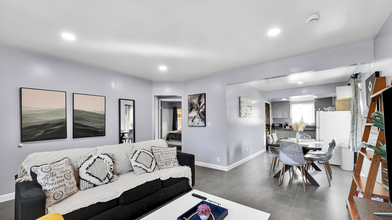 Photo of Livingroom in South San Gabriel