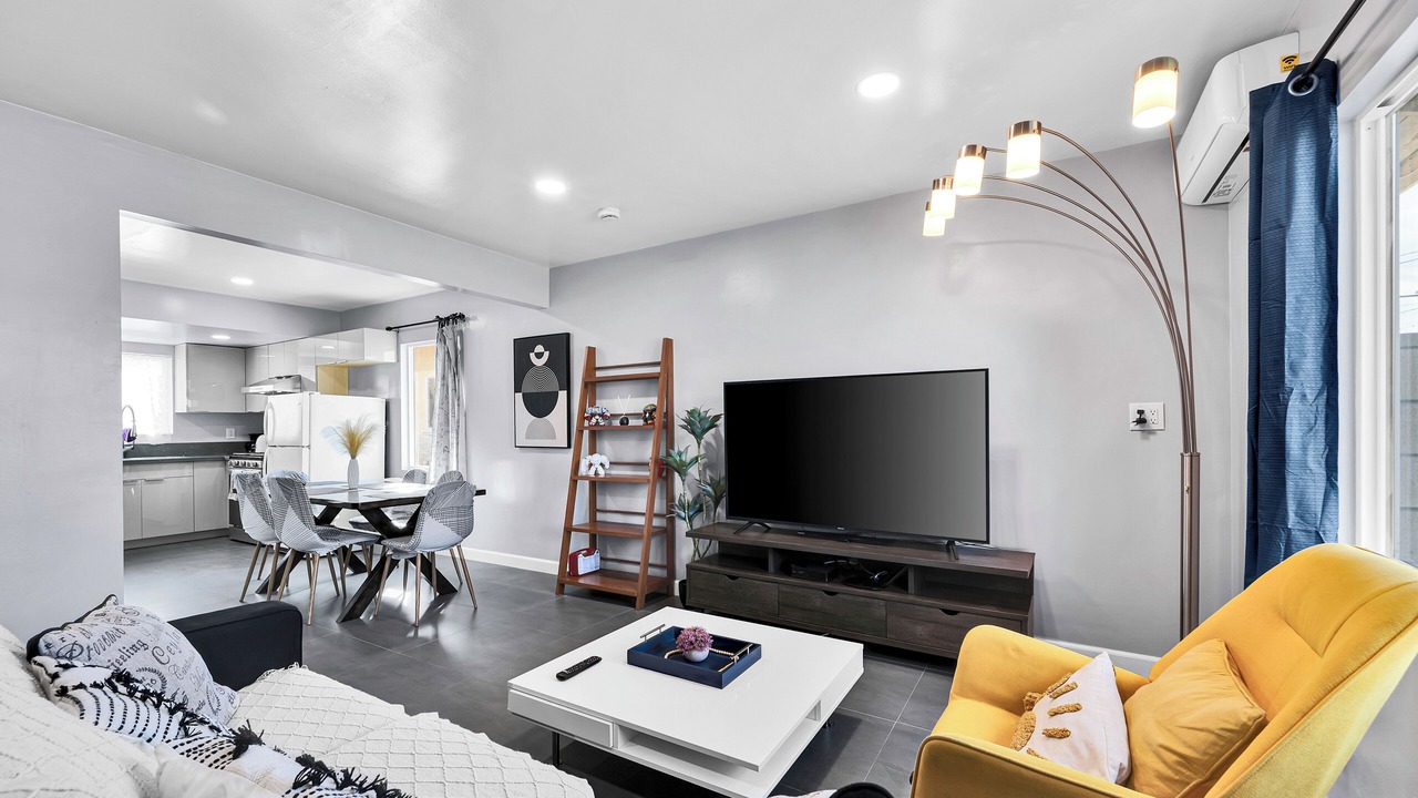 Photo of Livingroom in South San Gabriel