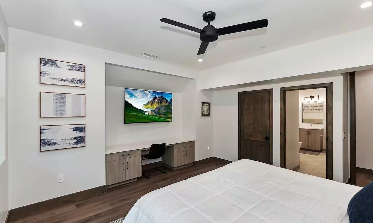 Photo of Bedroom in Summit Estates